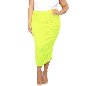 NWT You’re my boo high rise midi skirt